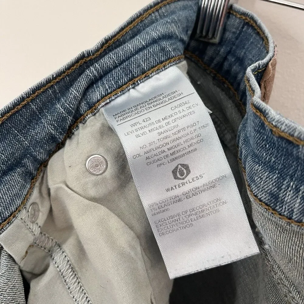 Levis these levi